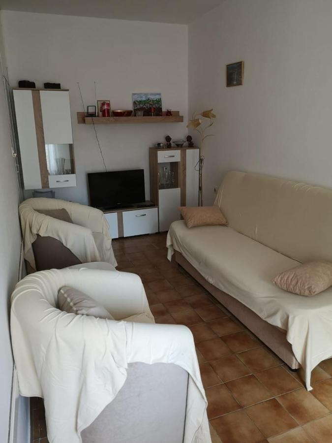 Apartment Kalavojna Rakalj エクステリア 写真